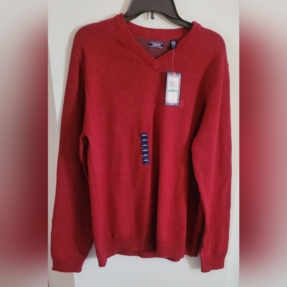 Izod Men's V-Neck Sweater in Biking Red